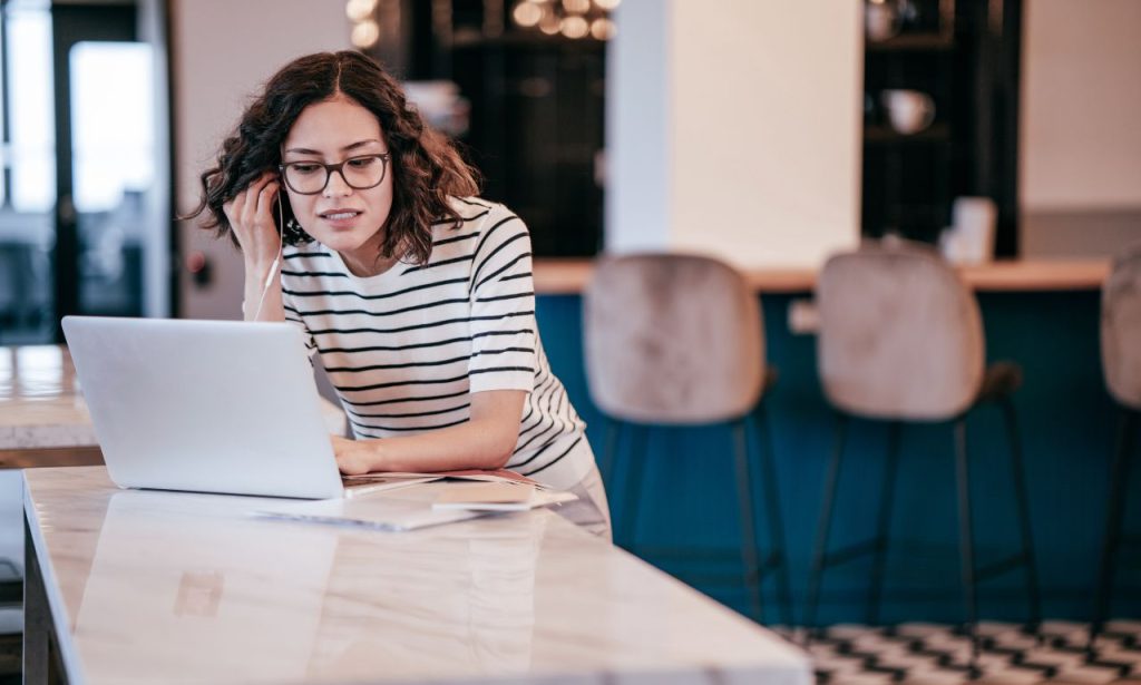 How To Employ & Pay Remote Employees Around the World