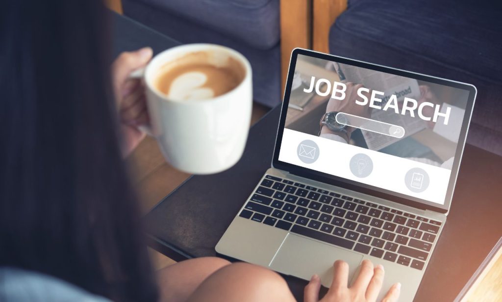 What are the Best Job Search Tips for Recent College Graduates